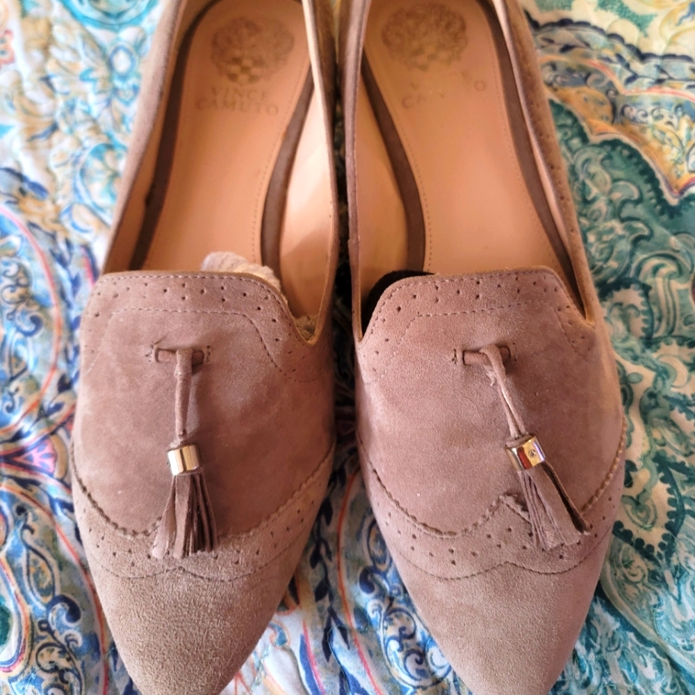 Vince Camuto Beige loafers
